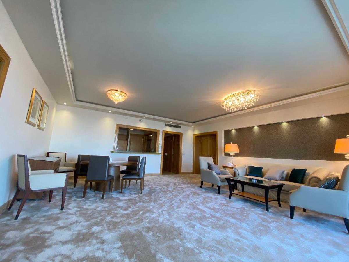 Chez Haytham At Four Seasons Nile Plaza Residential Suite Кайро Екстериор снимка
